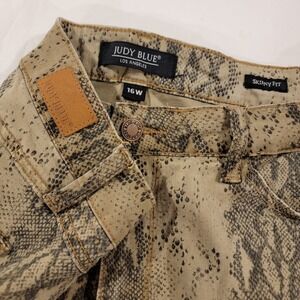 Judy Blue Jeans Womens 16W  Snakeskin Print Mid Rise Skinny Denim Measures 36x28